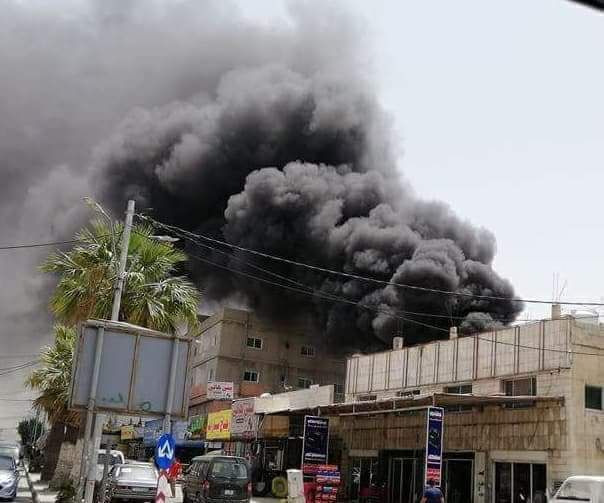 اندلاع حريق بمخلفات متنوعة من الإطارات في اربد