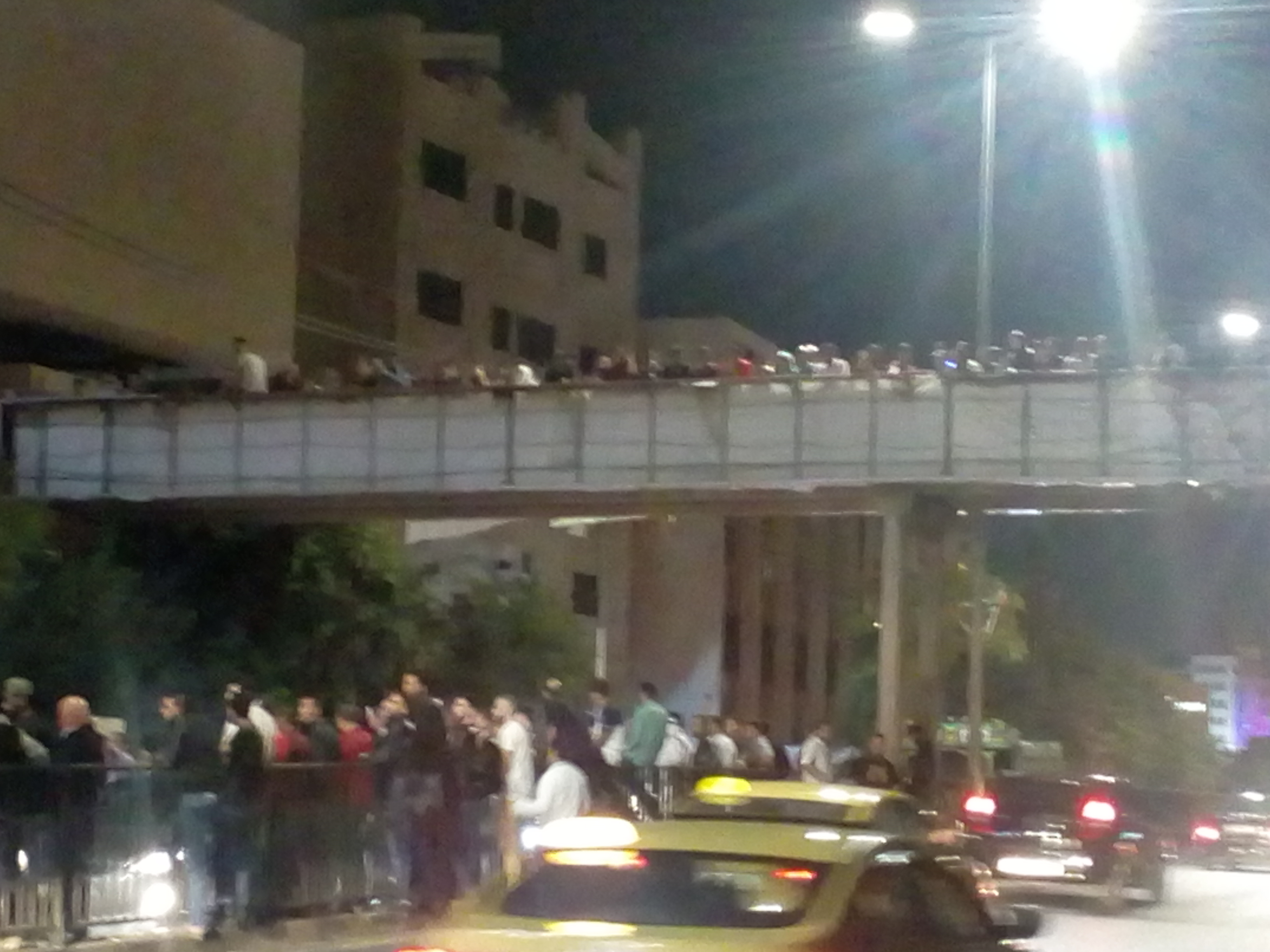 المسيرات تواصل في عمان والمحافظات وتطالب برحيل الحكومة...صور