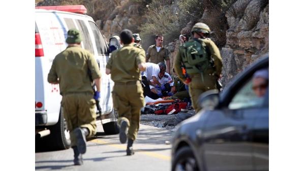 اصابة ثلاثة جنود اسرائيليين في الخليل
