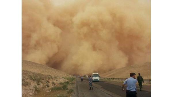 الامن يحذر من الغبار الكثيف والرياح الشديدة في الجنوب