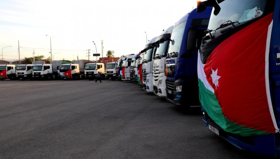 الأردن يسير ٧٣ شاحنة مساعدات غذائية جديدة  لأهلنا بغزة