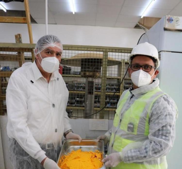 الأردن يعلن انتاج أول 20 كيلوغرام من الكعكة الصفراء، وطوقان لدينا42 ألف طن من اليورانيوم.   