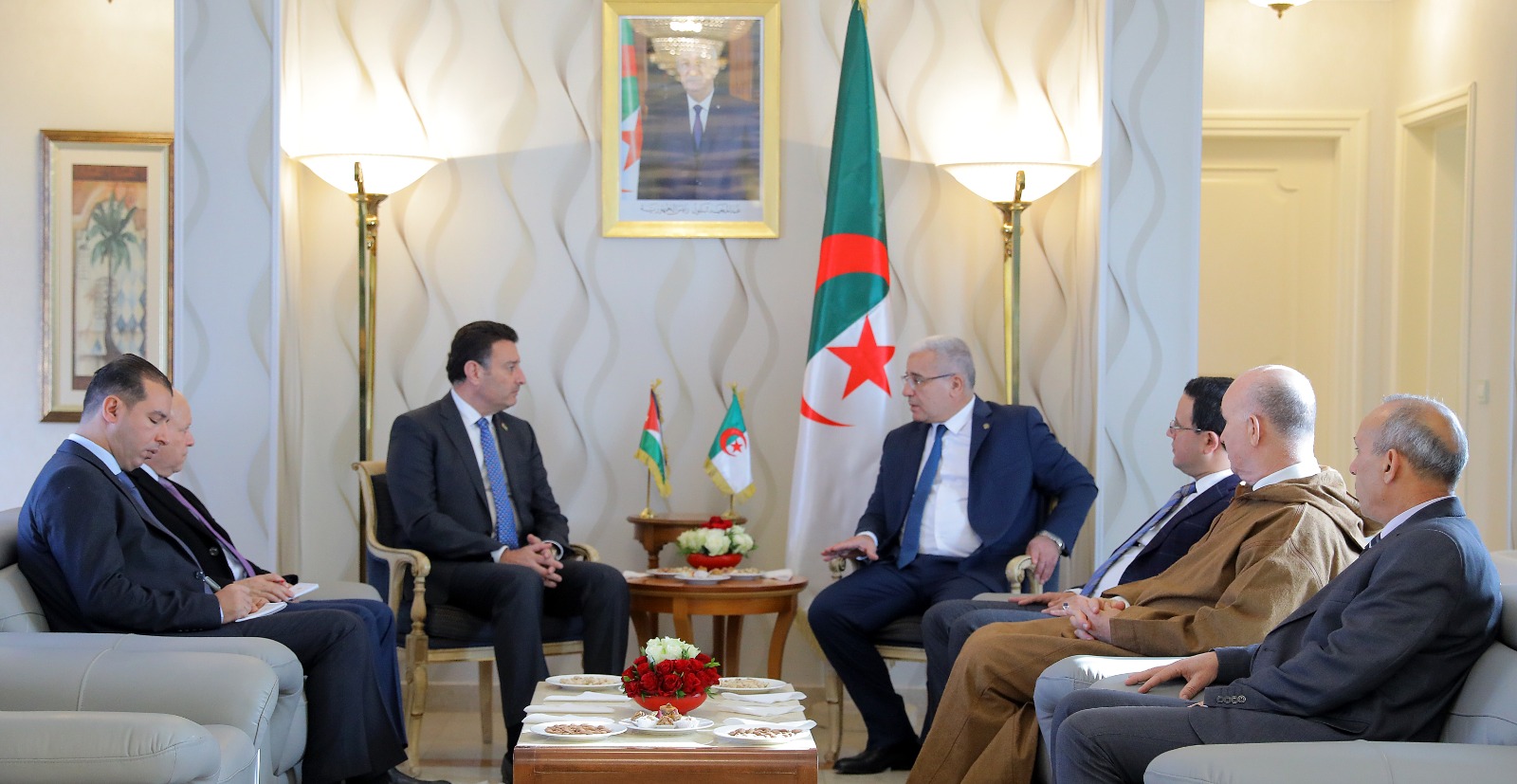 بوغالي يؤكد لرئيس مجلس النواب الصفدي دعم الجزائر للوصاية الهاشمية على المقدسات...صور